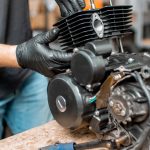 Pourquoi acheter ses pièces moto sur Internet au Maroc